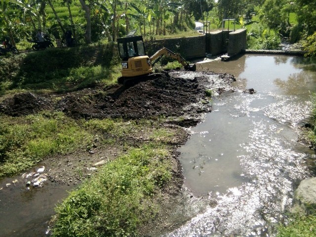 Normalisasi Bendung Janti Ds. Pakukerto Kec. Sukorejo (Th. 2018)