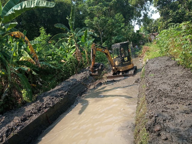 Normalisasi Sal. Sekunder Klampisrejo Ds. Ngabar Kec. Kraton