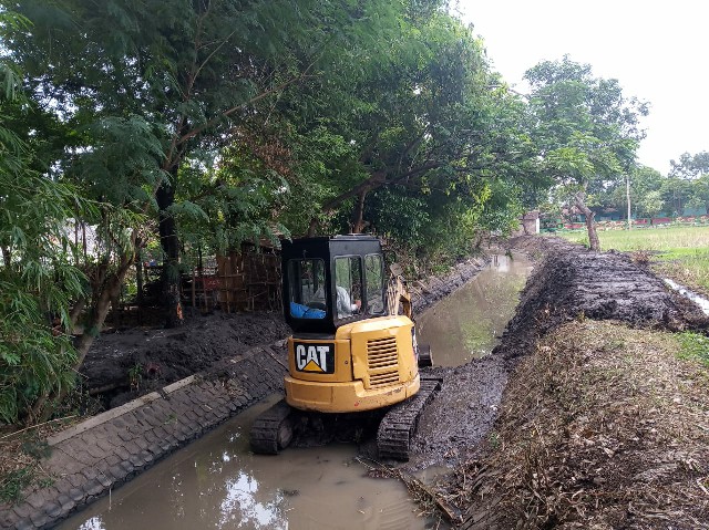 Normalisasi Saluran Sekunder klampisrejo Ds.Ngabar Kec. Kraton